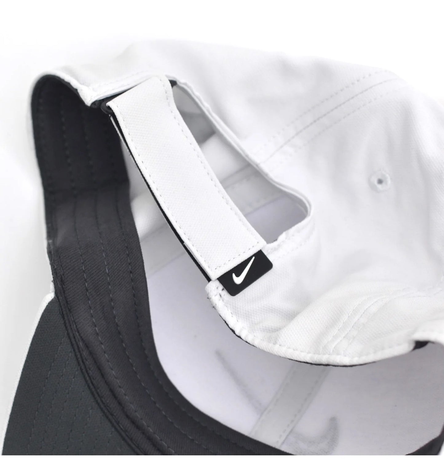 Nike Dri-Fit Club Swoosh Cap