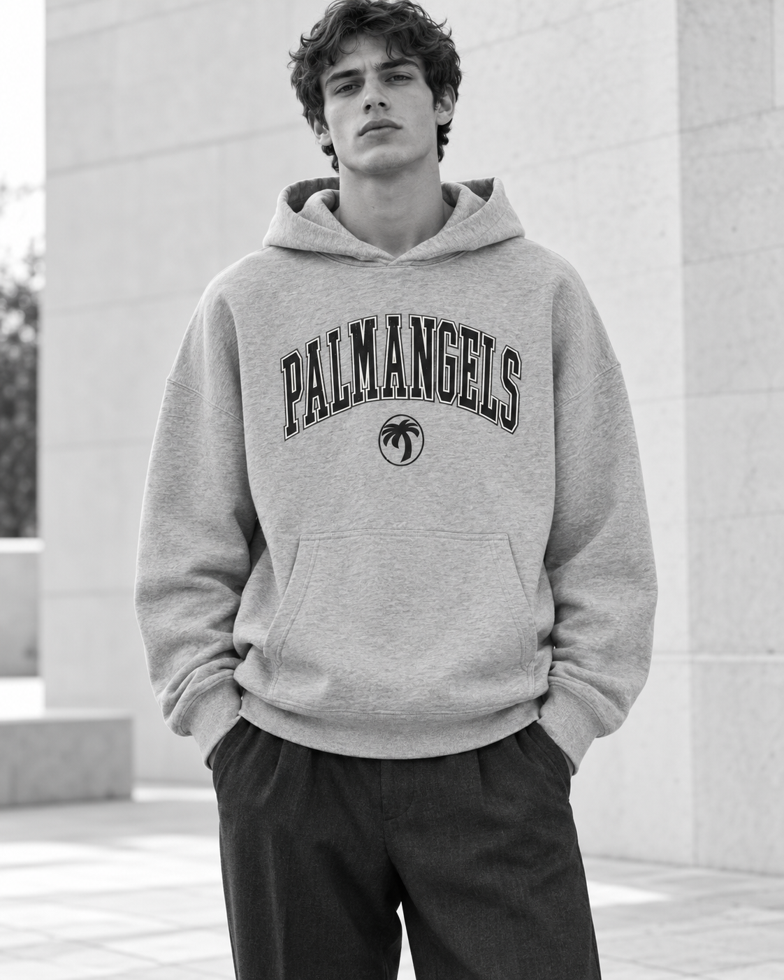 Брендовий одяг Palm Angels — чорно-біла світлина за товаром із каталогу KKAITEW